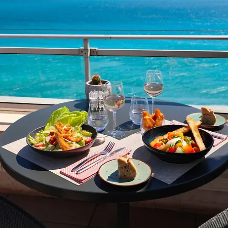 Le Meridien Otel 4*