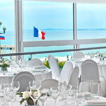 Le Meridien 4*