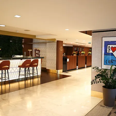 Le Meridien Hotel 4*